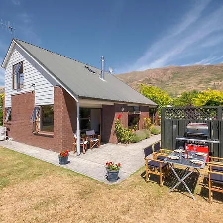 Wanaka Tranquility - Wanaka Holiday Home